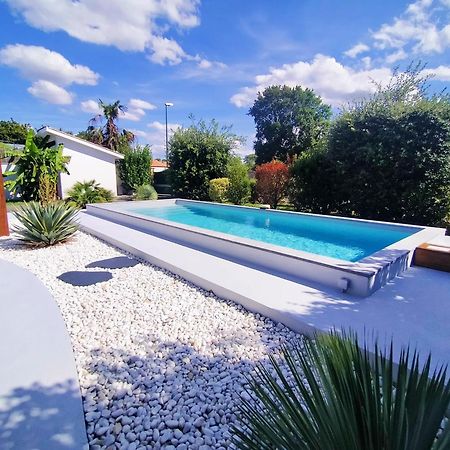 Gite Avec Piscine Et Espace Bien-Etre Partages Entre Bordeaux Et Lacanau Ocean (Adults Only) Brach Luaran gambar